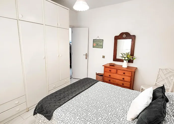 Bonito Apartamento En Playa De La Carihuela
